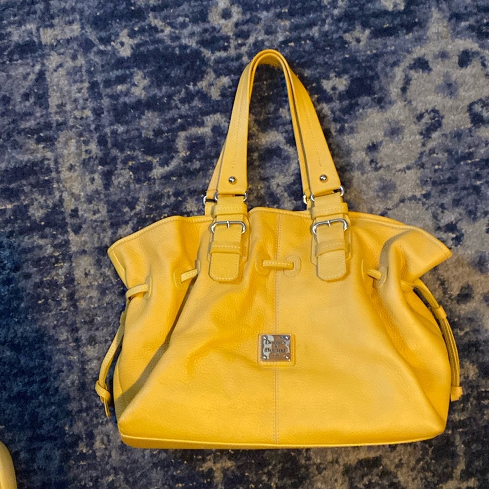 Beautiful leather, yellow Dooney and Bourke shoulder bag